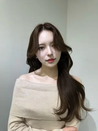 ロング カラー ミディアムレイヤー 添田晃基のヘアスタイル