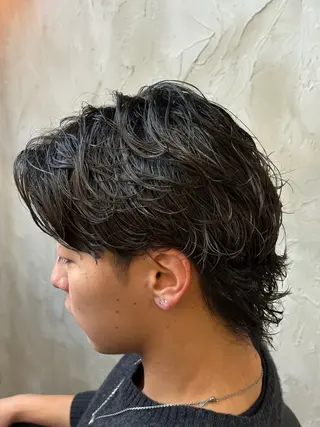 ミディアム パーマ メンズ ユウト 【メンズ限定】のヘアスタイル