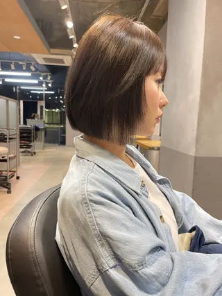 ミディアム カラー ハイトーン×レイヤー カットTAKUMIのヘアスタイル