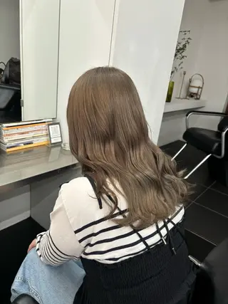 セミロング 【ヤマザキアヤメ】 艶カラー/縮毛矯正のヘアスタイル