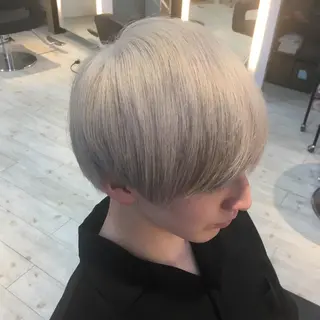 ショート カラー 井手 孔介のヘアスタイル