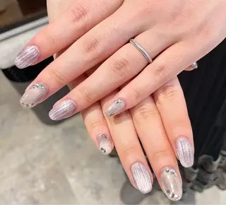 ネイル biene 鴨下愛美のネイルデザイン