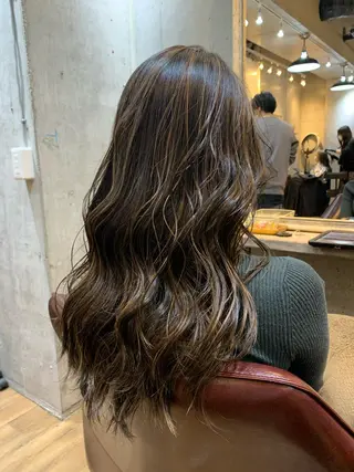ロング カラー 安達 俊亮のヘアスタイル