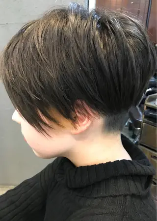 ショート カラー 小林 拓也のヘアスタイル