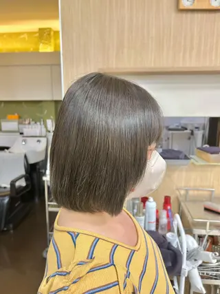 ショート カラー 坂口 遥香のヘアスタイル