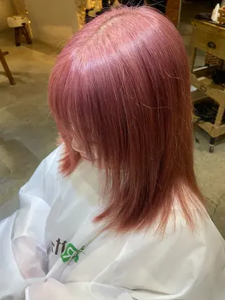 カラー 西田 莉緒のヘアスタイル