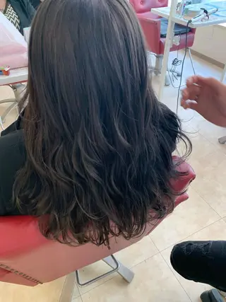 ロング カラー SEAM アキホのヘアスタイル