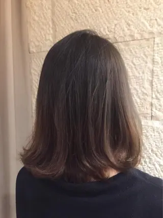 ミディアム カラー 峯村 亜希のヘアスタイル