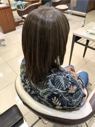 ミディアム Yoko ハイライトのヘアスタイル