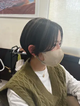 ショート カラー 佐藤 瑚碧のヘアスタイル
