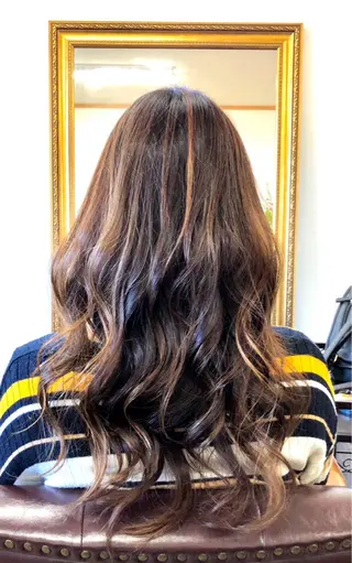 ロング カラー パーマ 相内 満理子のヘアスタイル