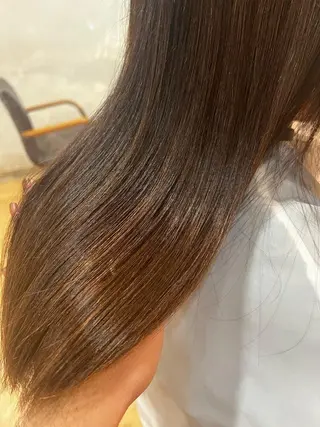 セミロング 髪質改善TR特化 副店長 坂田一樹】のヘアスタイル