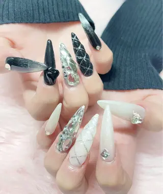 ネイル MoonNail ユリ🌸のネイルデザイン