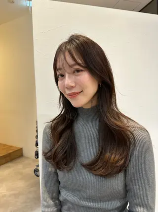 ミディアム VIEWユリナ メイク/ カットのヘアスタイル