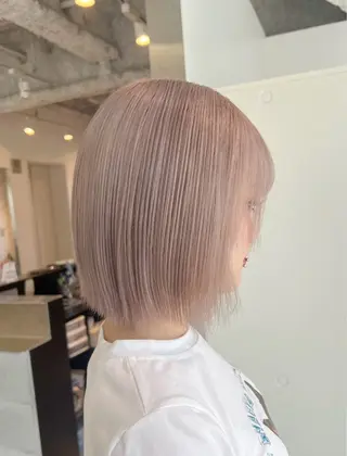 ショート カラー 艶ハイトーン‪‪🔆 ️️️安座間 希のヘアスタイル