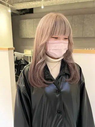 セミロング カラー 桃果 momokaのヘアスタイル