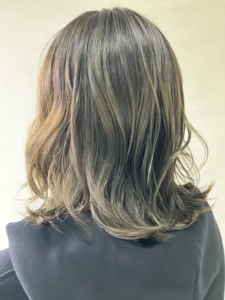ミディアム カラー 【ツヤ髪特化】 スズキアキエのヘアスタイル