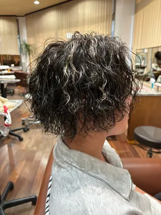 ミディアム 矢藤 豪晃のヘアスタイル