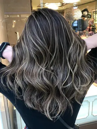 ロング _ WHITE三宮店のヘアスタイル