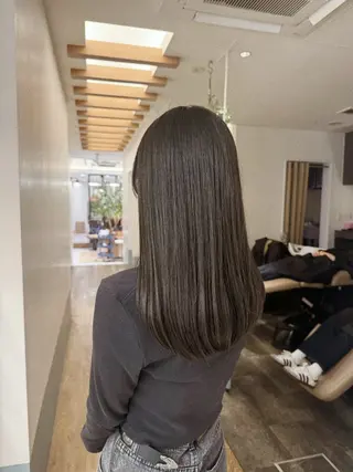 セミロング ホリグチ ルナのヘアスタイル