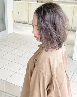 ミディアム カラー grand juteのヘアスタイル