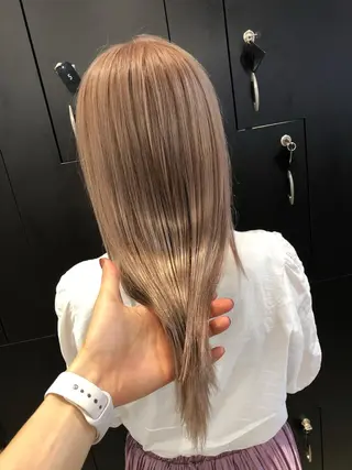 セミロング カラー ヘアアレンジ 🧸ハイトーン🧸 ゆっきー🧸のヘアスタイル