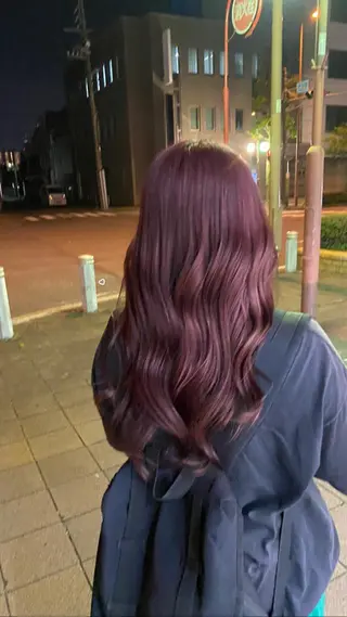 ロング KVELL ユナのヘアスタイル