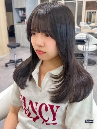 ロング 吉田 莉乃のヘアスタイル