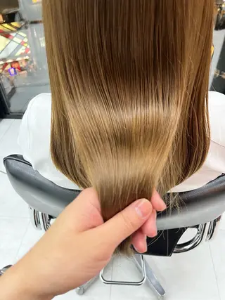 ミディアム ハイトーンを育てる ブリーチカラー/牧原のヘアスタイル