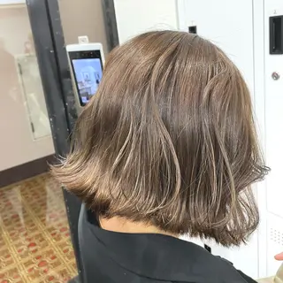 ショート カラー 横浜🦋ハイトーン 🫐シャドウルーツのヘアスタイル