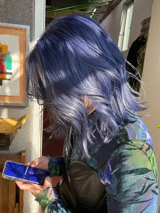 ミディアム qiie ワンカラー 黒染め 白髪染めのヘアスタイル