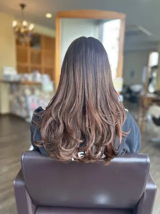 ロング カラー 井上 花音のヘアスタイル