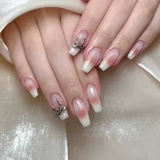 ネイル Maggie Nail🦩のネイルデザイン