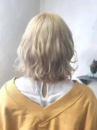ショート カラー パーマ ヘアアレンジ 推し活専用 【派手髪】飯野ゆかりのヘアスタイル