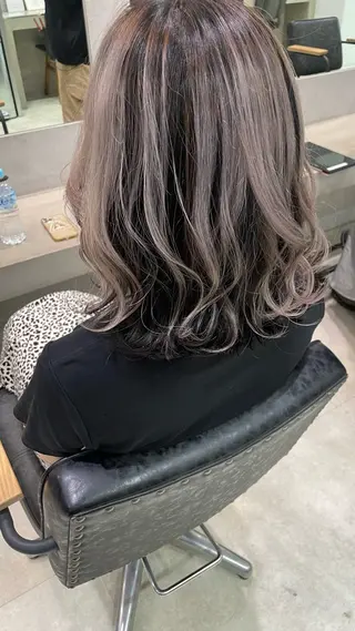 ミディアム カラー 髪質改善ストレート 🌈似合わせカットのヘアスタイル