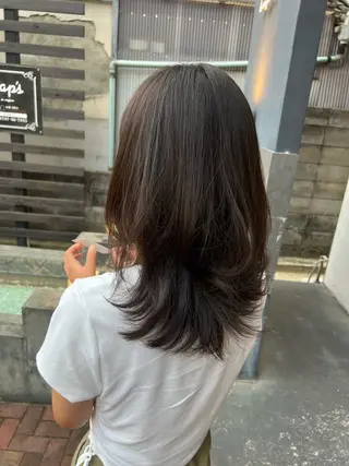 セミロング 上村 音寧のヘアスタイル