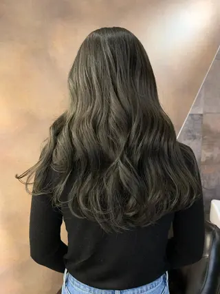 ロング カラー SAKINO. ベージュカラーのヘアスタイル