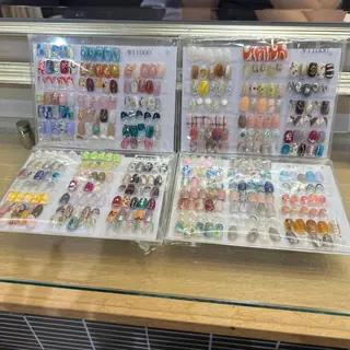 ネイル Hikari 🌺のネイルデザイン