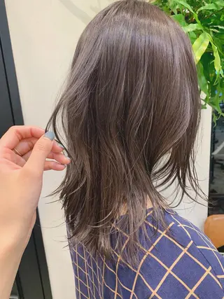 ミディアム 山下 千明のヘアスタイル