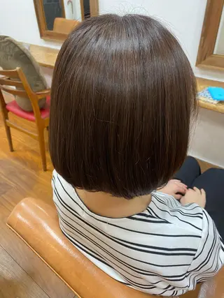 ミディアム カラー 安澤 彩奈のヘアスタイル