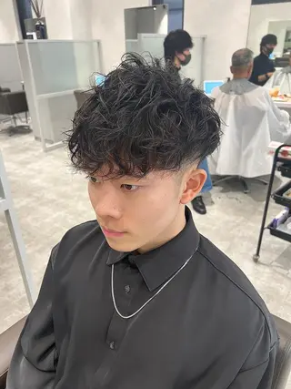 ショート カラー パーマ メンズ 関西センターパート メンズモデル募集のヘアスタイル