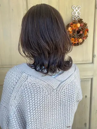 セミロング カラー レイヤーカット/ 根本瑠実のヘアスタイル