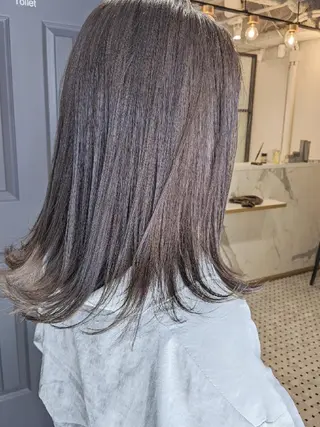 カラー セミロング レイヤー べージュ 白石研太のヘアスタイル