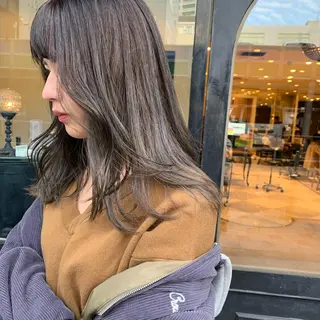 ロング カラー SAKINO. ベージュカラーのヘアスタイル