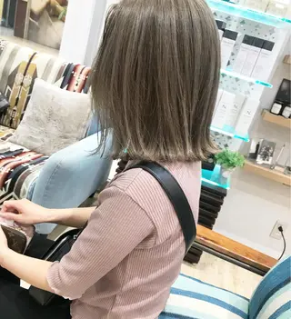 ミディアム カラー ブリーチカラーレイヤ ーカット🦋annaのヘアスタイル