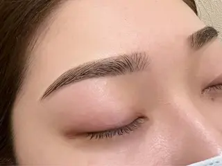 アイブロウ Emiy BeautyLushのマツエク・マツパデザイン