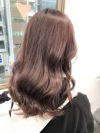 ロング カラー ハイトーン×レイヤー カットTAKUMIのヘアスタイル