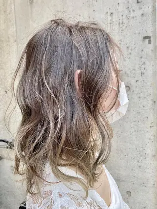 セミロング カラー KEN KENのヘアスタイル