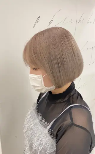 ショート カラー 鳴海 稜真のヘアスタイル
