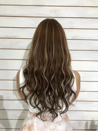 ロング カラー ヘアアレンジ 🦋美髪/エクステ 🦋アベイクミのヘアスタイル